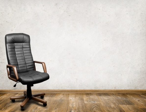 O que avaliar antes de escolher cadeira ergonômica para escritório?