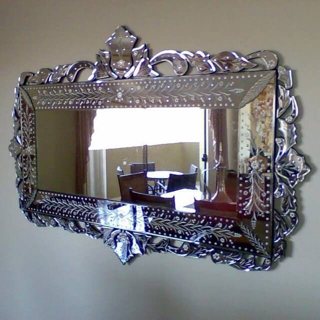 Espelhos venezianos: um toque de charme para a sua casa